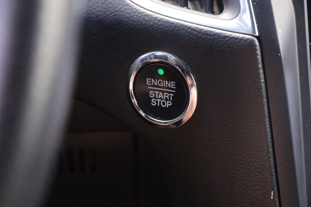 Ford Edge Vehicle Full-screen Gallery Image 15