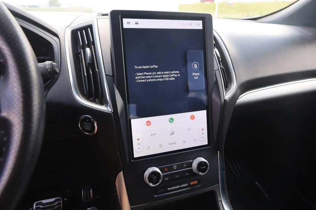 Ford Edge Vehicle Full-screen Gallery Image 16