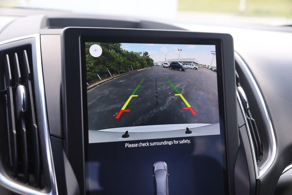 Ford Edge Vehicle Full-screen Gallery Image 17