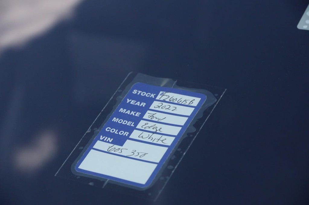 Ford Edge Vehicle Full-screen Gallery Image 28