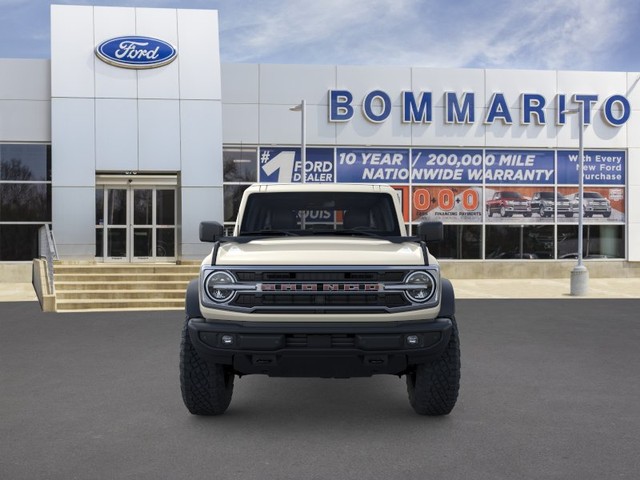 Ford Bronco Vehicle Full-screen Gallery Image 6