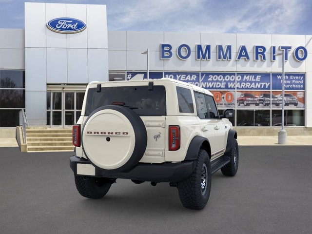 Ford Bronco Vehicle Full-screen Gallery Image 8