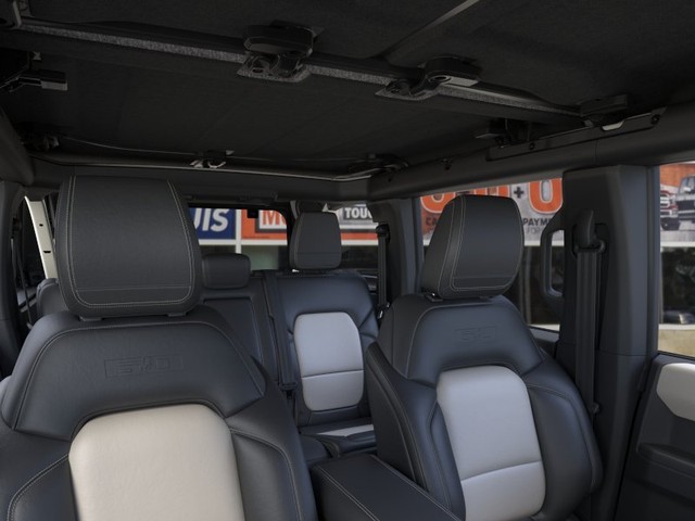 Ford Bronco Vehicle Full-screen Gallery Image 12