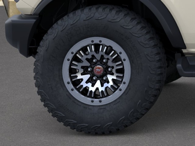 Ford Bronco Vehicle Full-screen Gallery Image 21