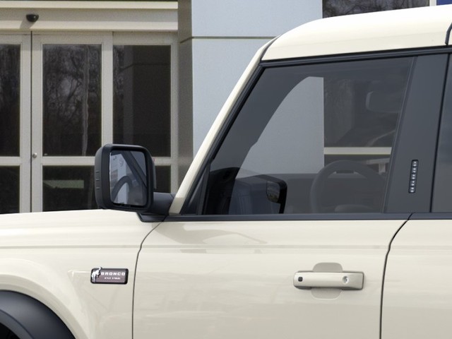 Ford Bronco Vehicle Full-screen Gallery Image 22