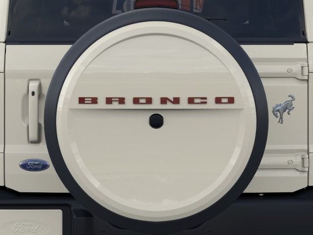 Ford Bronco Vehicle Full-screen Gallery Image 24