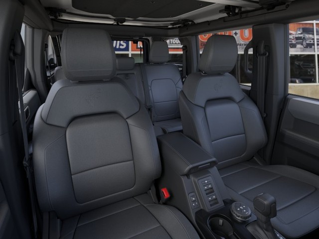 Ford Bronco Vehicle Full-screen Gallery Image 10
