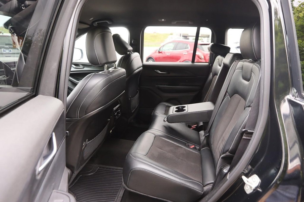 Jeep Grand Cherokee Vehicle Full-screen Gallery Image 10