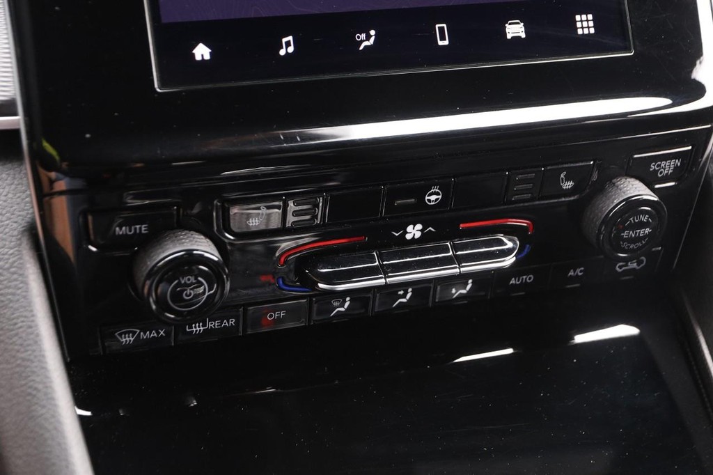 Jeep Grand Cherokee Vehicle Full-screen Gallery Image 18