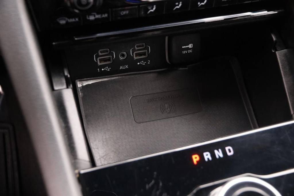 Jeep Grand Cherokee Vehicle Full-screen Gallery Image 19