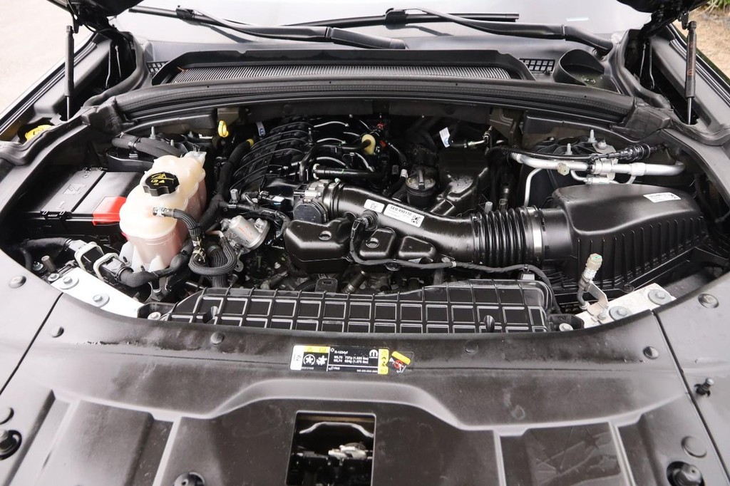 Jeep Grand Cherokee Vehicle Full-screen Gallery Image 27