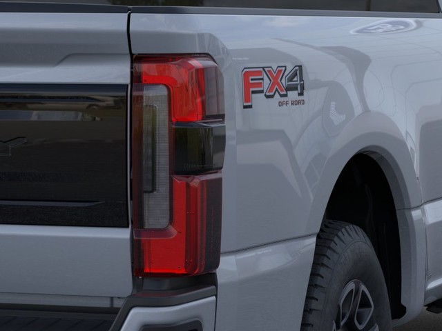 Ford Super Duty F-350 SRW Vehicle Image 21