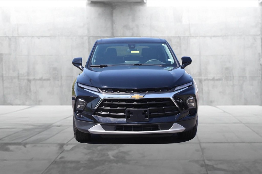 Chevrolet Blazer Vehicle Full-screen Gallery Image 04