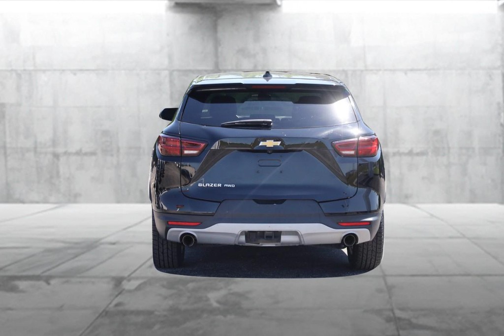 Chevrolet Blazer Vehicle Full-screen Gallery Image 06