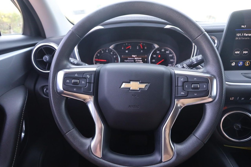 Chevrolet Blazer Vehicle Full-screen Gallery Image 10
