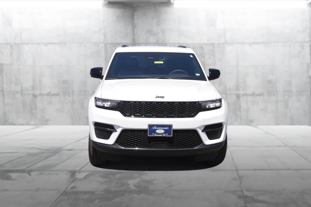 Jeep Grand Cherokee Vehicle Full-screen Gallery Image 4