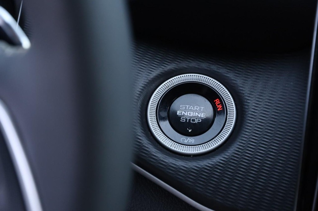 Jeep Grand Cherokee Vehicle Full-screen Gallery Image 14