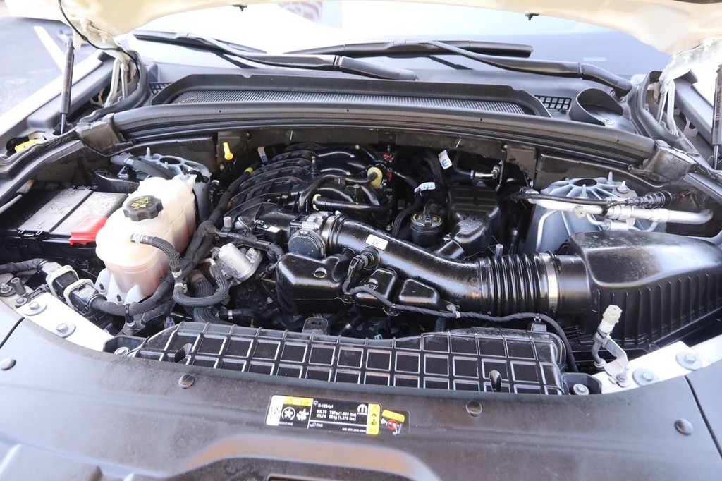 Jeep Grand Cherokee Vehicle Full-screen Gallery Image 25