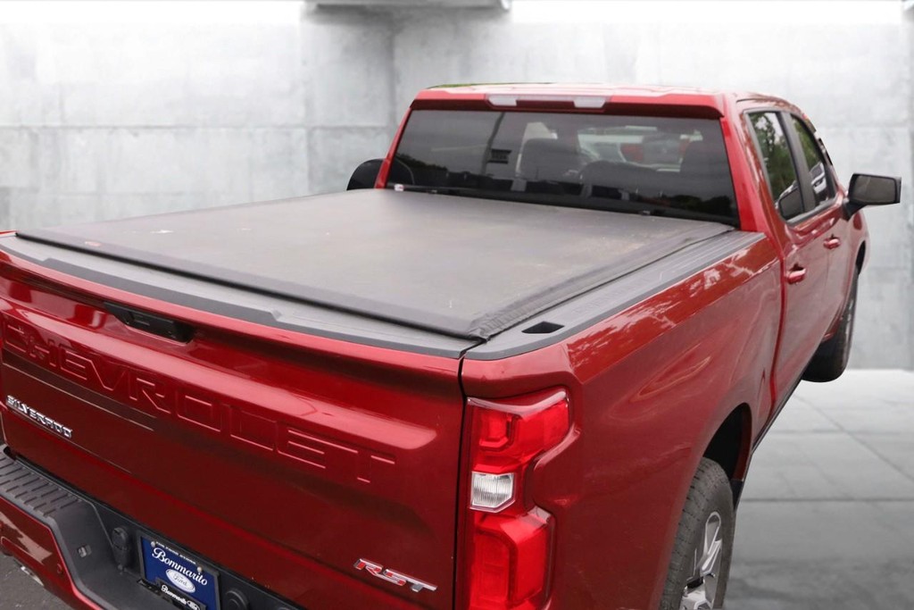 Chevrolet Silverado 1500 LTD Vehicle Full-screen Gallery Image 07