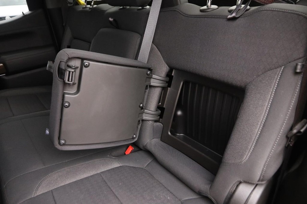 Chevrolet Silverado 1500 LTD Vehicle Full-screen Gallery Image 10