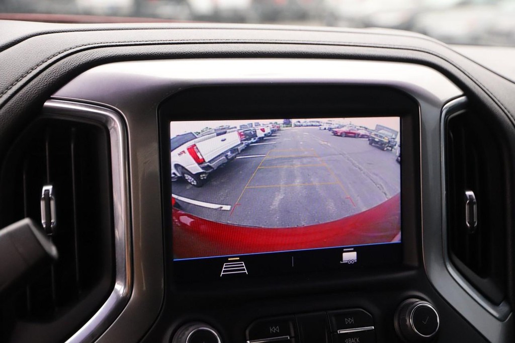 Chevrolet Silverado 1500 LTD Vehicle Full-screen Gallery Image 18