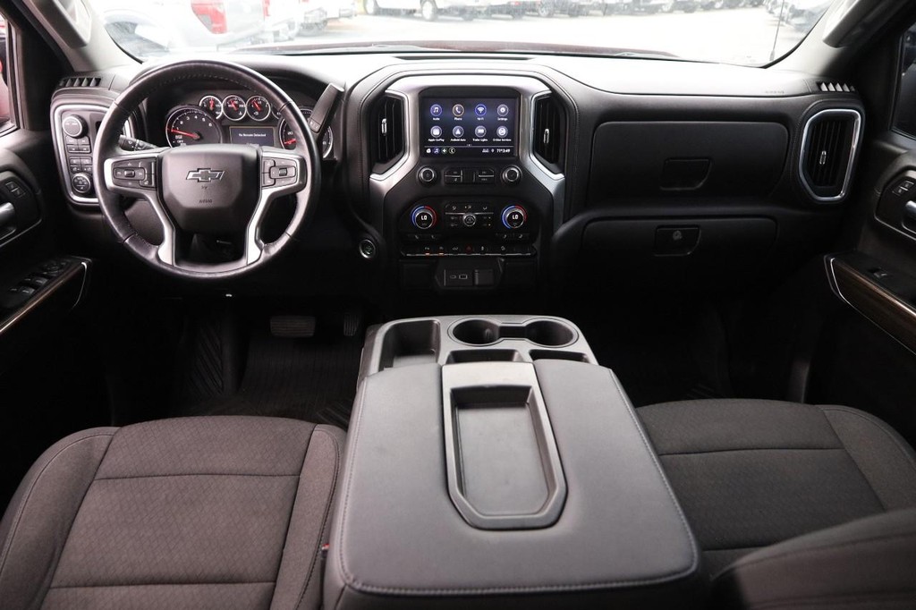 Chevrolet Silverado 1500 LTD Vehicle Full-screen Gallery Image 21