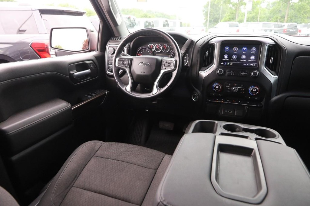 Chevrolet Silverado 1500 LTD Vehicle Full-screen Gallery Image 22