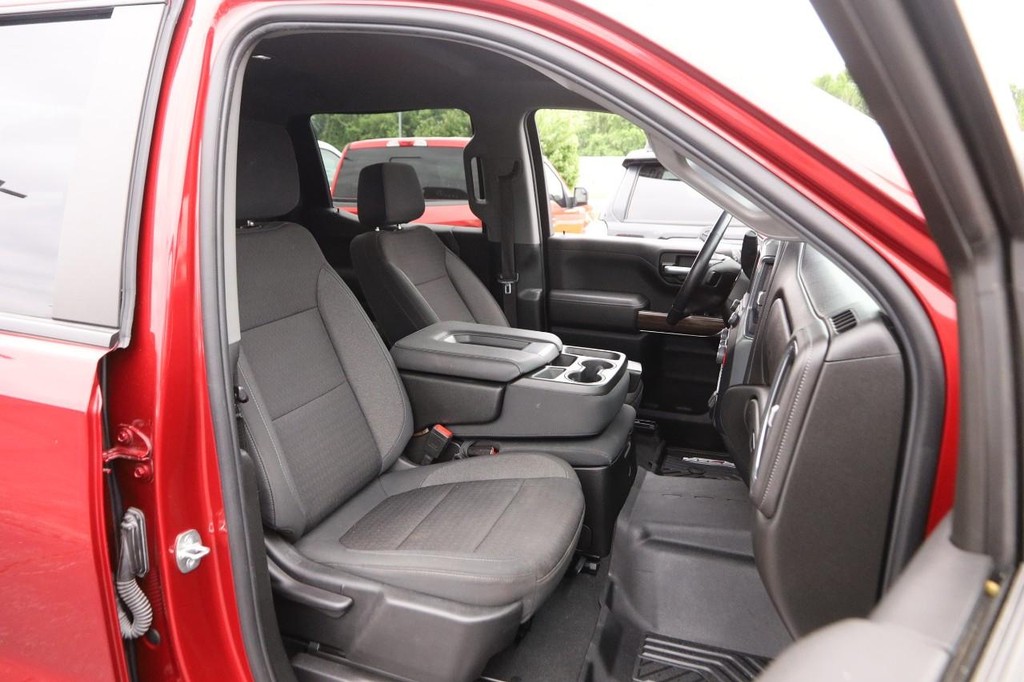 Chevrolet Silverado 1500 LTD Vehicle Full-screen Gallery Image 26