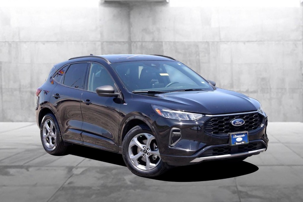 Ford Escape Vehicle Full-screen Gallery Image 02