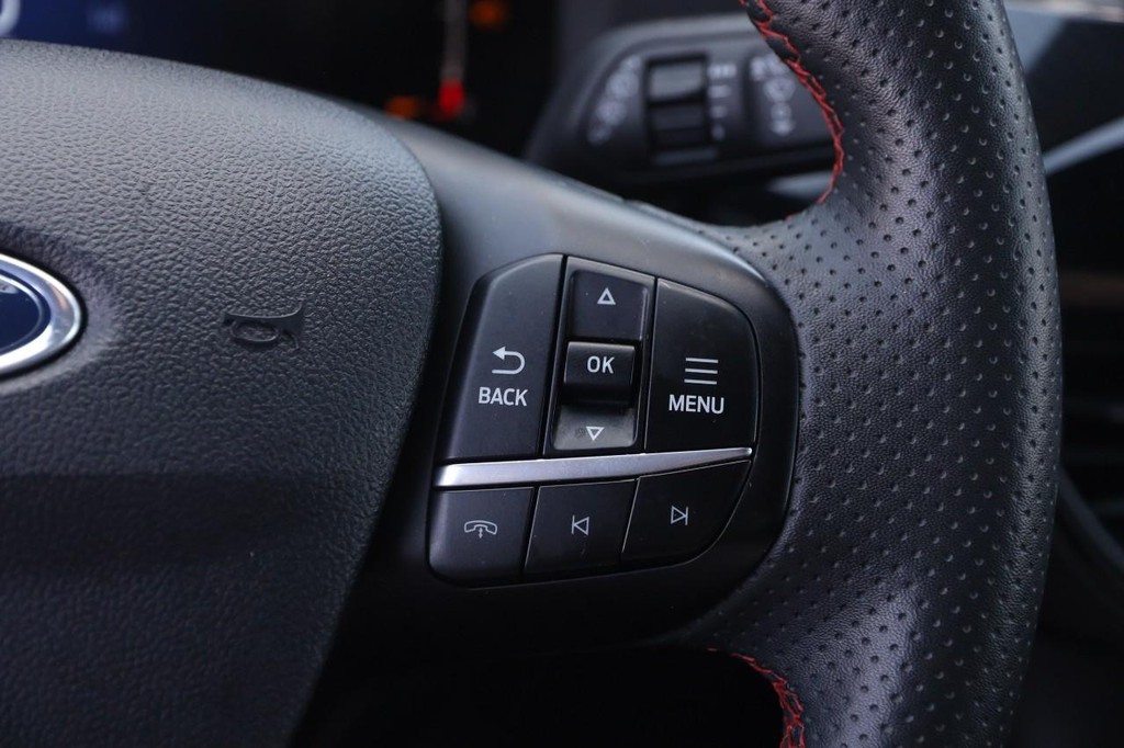 Ford Escape Vehicle Full-screen Gallery Image 13