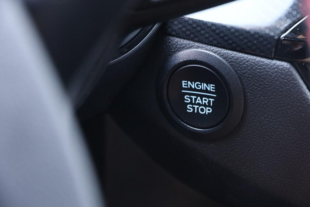 Ford Escape Vehicle Full-screen Gallery Image 15