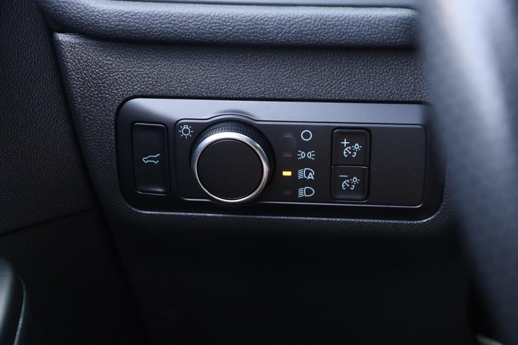 Ford Escape Vehicle Full-screen Gallery Image 20