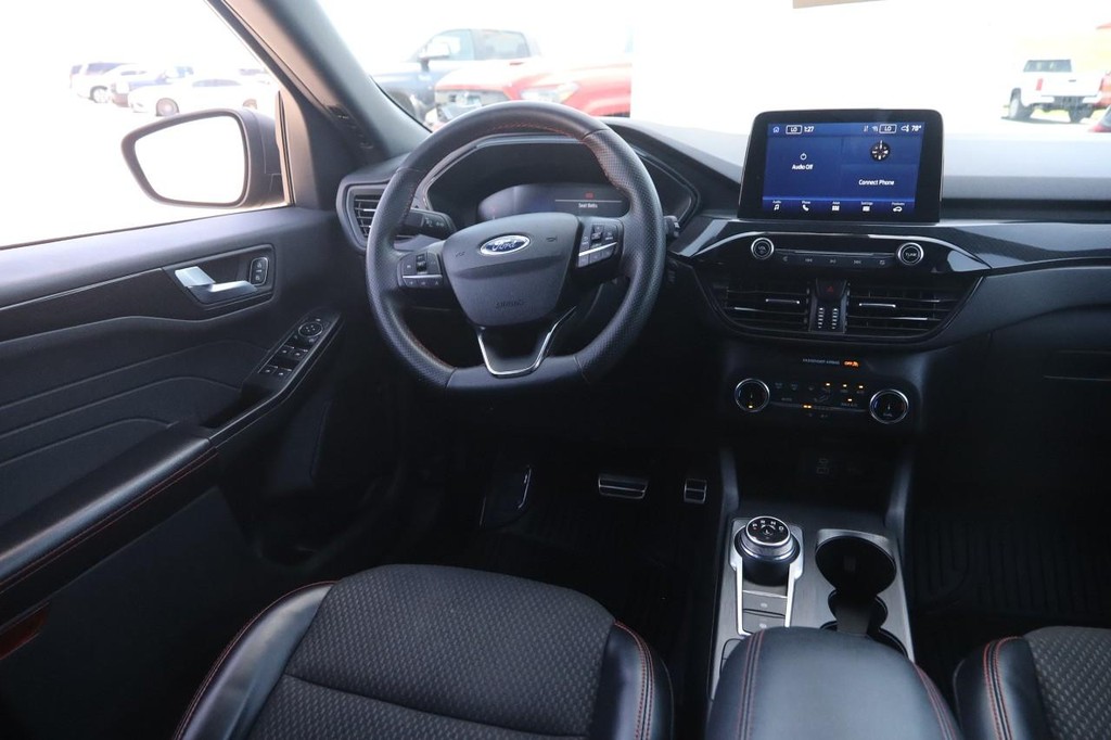 Ford Escape Vehicle Full-screen Gallery Image 22