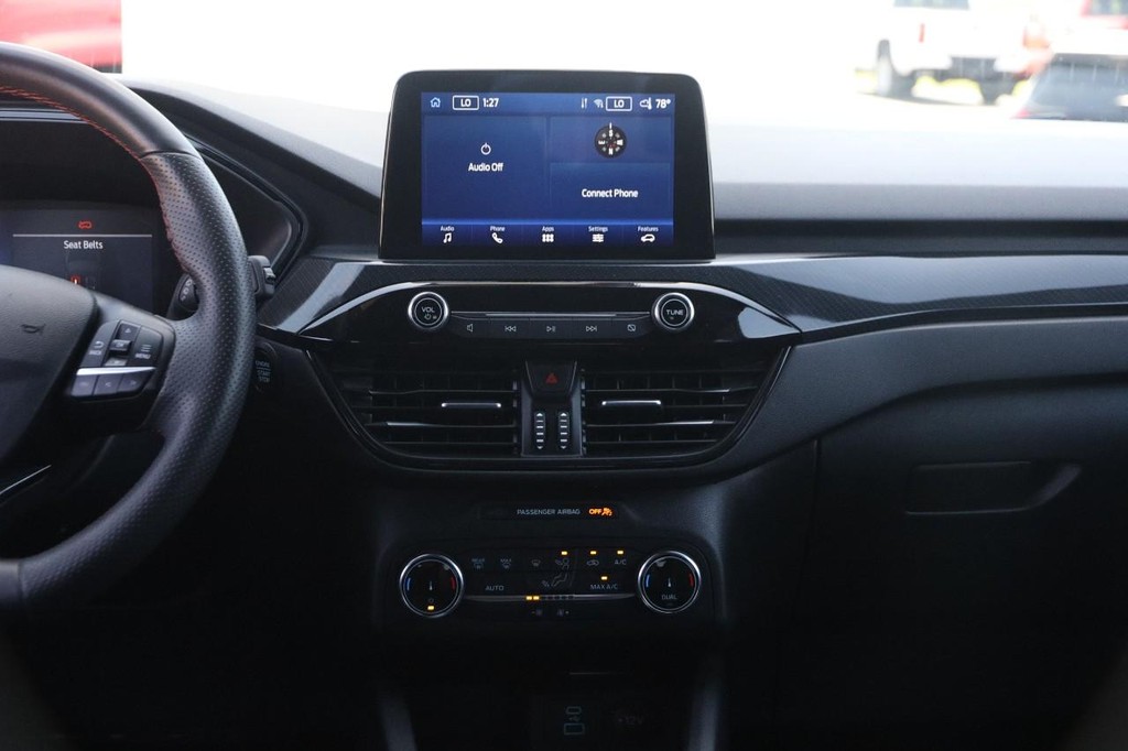 Ford Escape Vehicle Full-screen Gallery Image 24