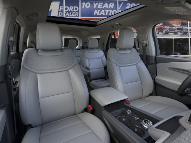 Ford Explorer Vehicle Image 10
