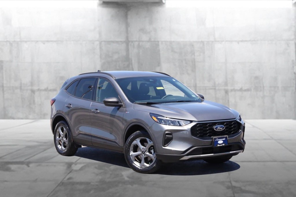 Ford Escape Vehicle Full-screen Gallery Image 2