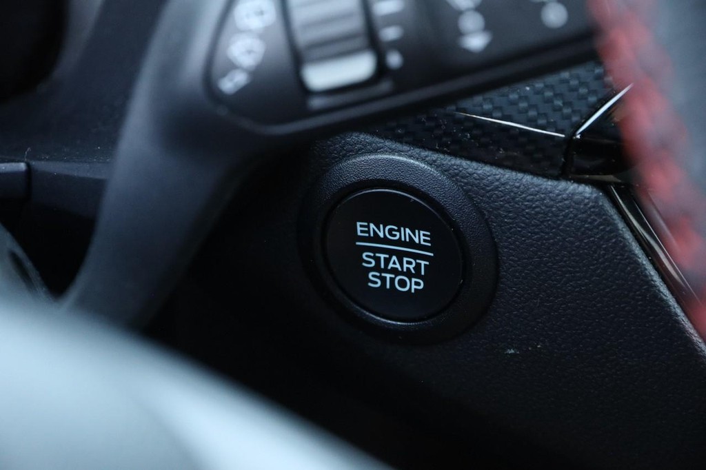 Ford Escape Vehicle Full-screen Gallery Image 14