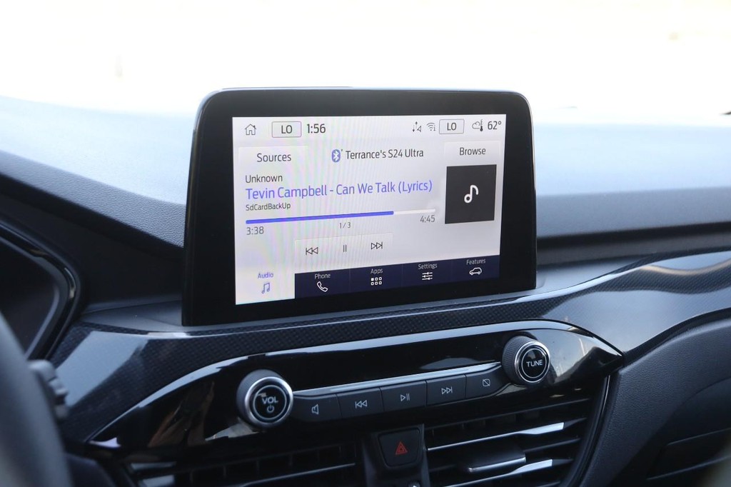 Ford Escape Vehicle Full-screen Gallery Image 15