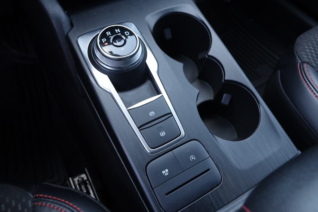 Ford Escape Vehicle Full-screen Gallery Image 19