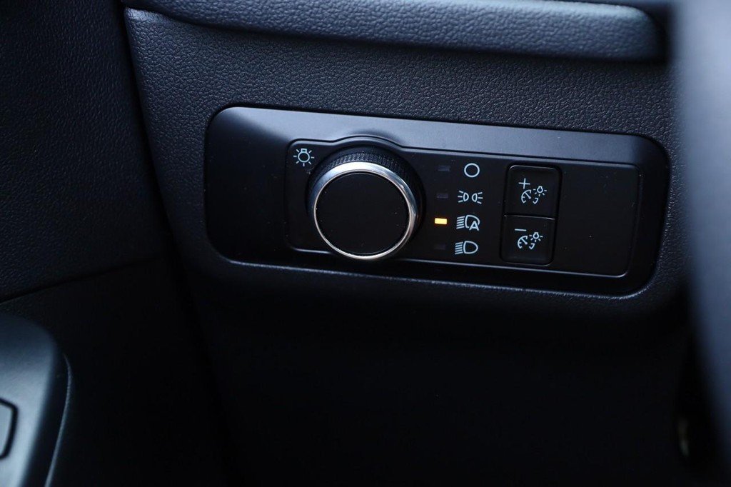 Ford Escape Vehicle Full-screen Gallery Image 20