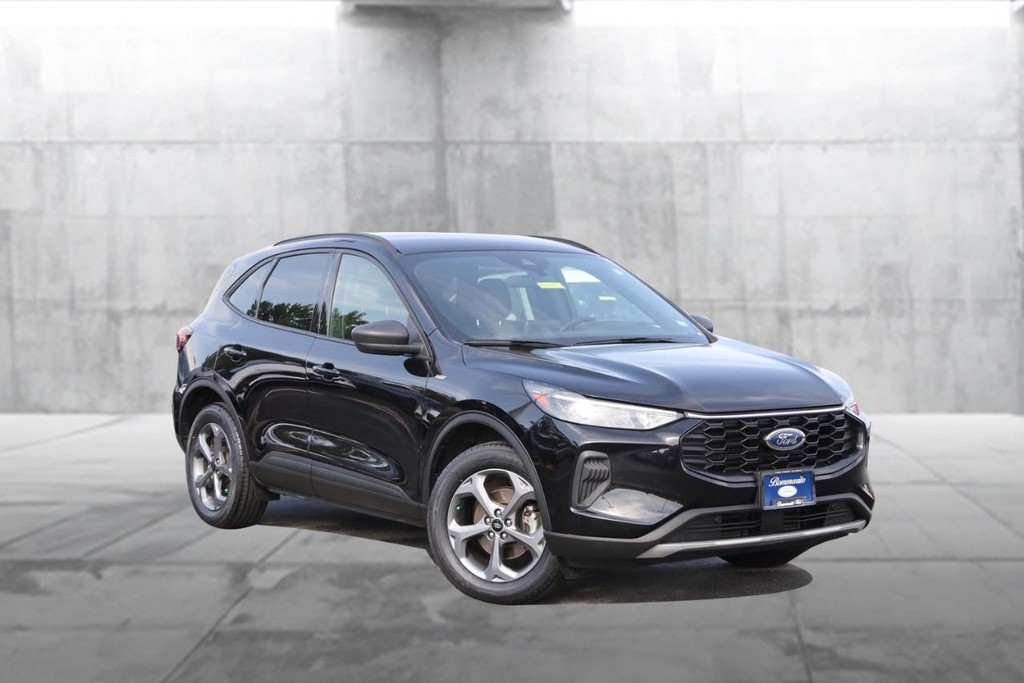 Ford Escape Vehicle Full-screen Gallery Image 2