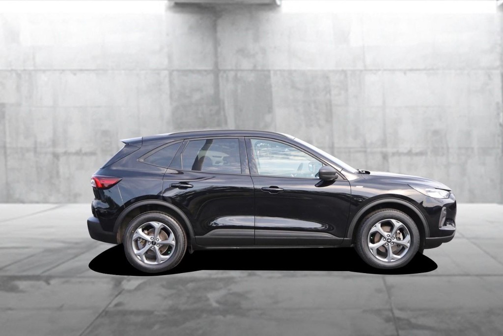 Ford Escape Vehicle Full-screen Gallery Image 5