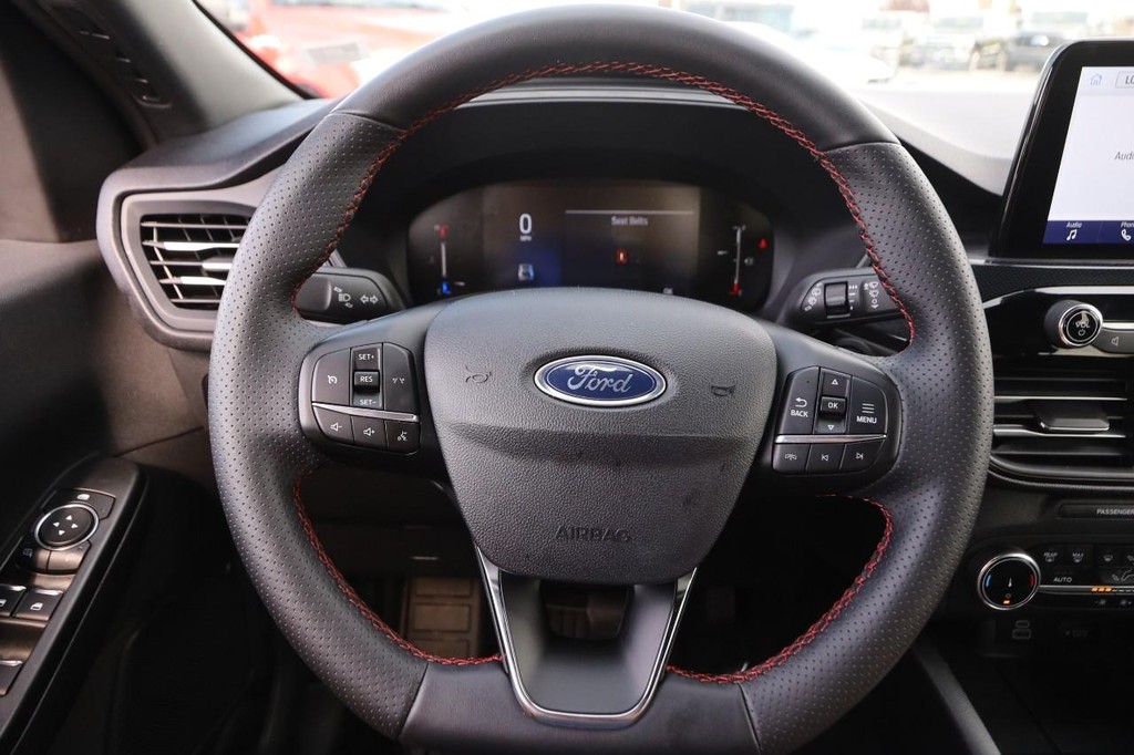 Ford Escape Vehicle Full-screen Gallery Image 10