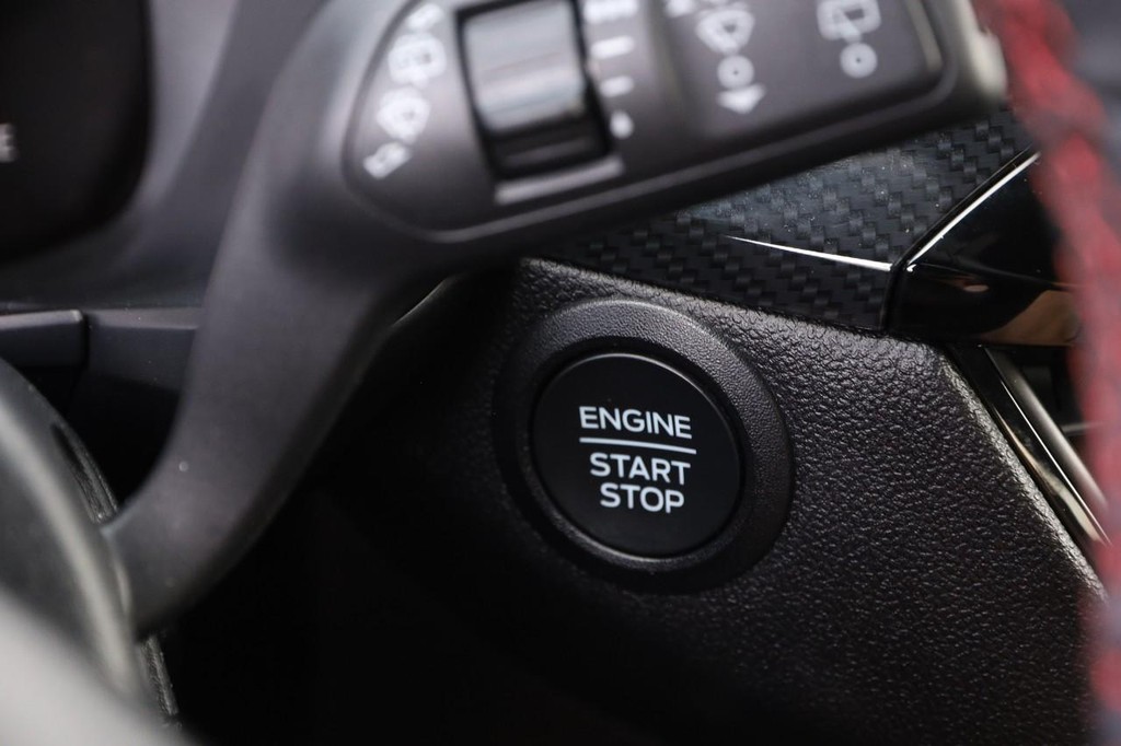 Ford Escape Vehicle Full-screen Gallery Image 14