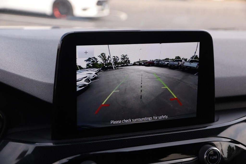 Ford Escape Vehicle Full-screen Gallery Image 16