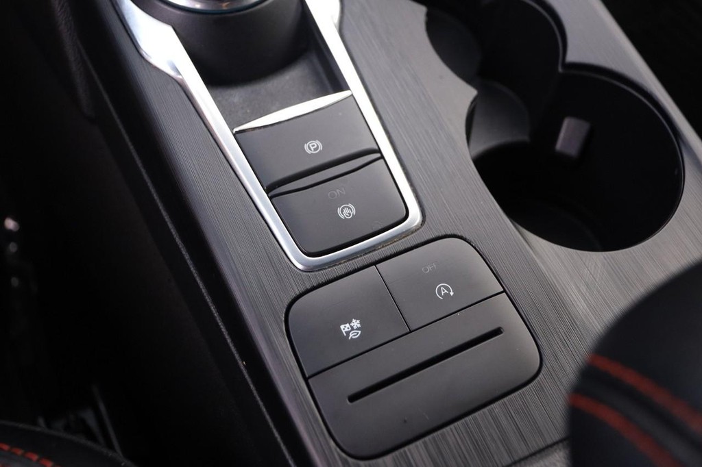 Ford Escape Vehicle Full-screen Gallery Image 18