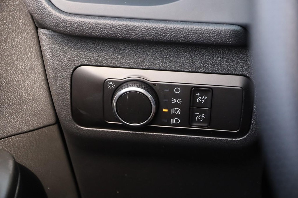 Ford Escape Vehicle Full-screen Gallery Image 19
