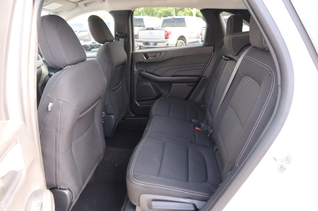 Ford Escape Vehicle Full-screen Gallery Image 10