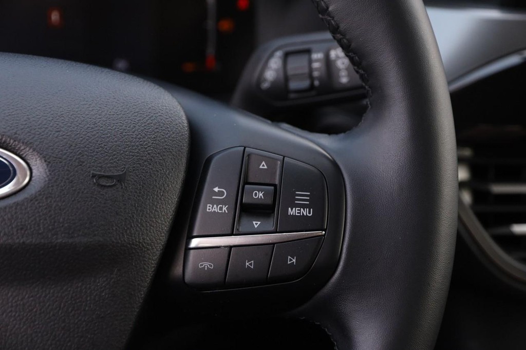 Ford Escape Vehicle Full-screen Gallery Image 13