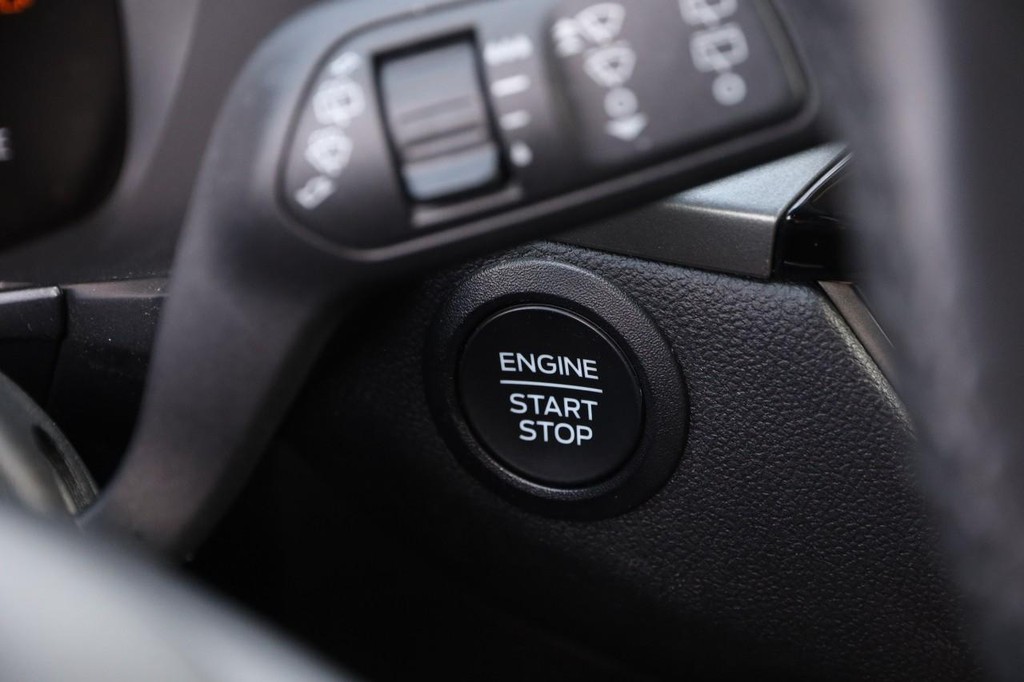 Ford Escape Vehicle Full-screen Gallery Image 15